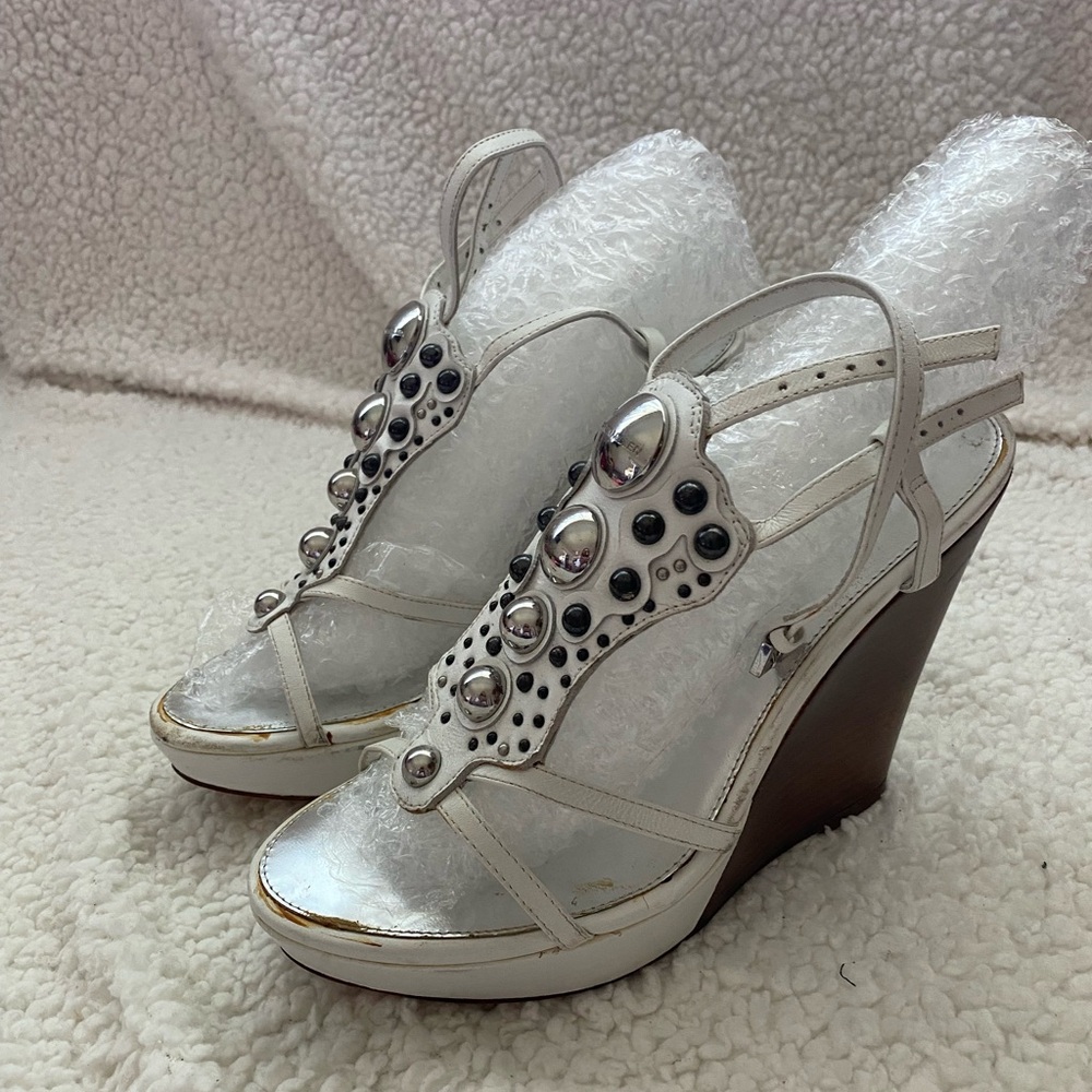 Elegant White Wedge Sandals with Silver Accents